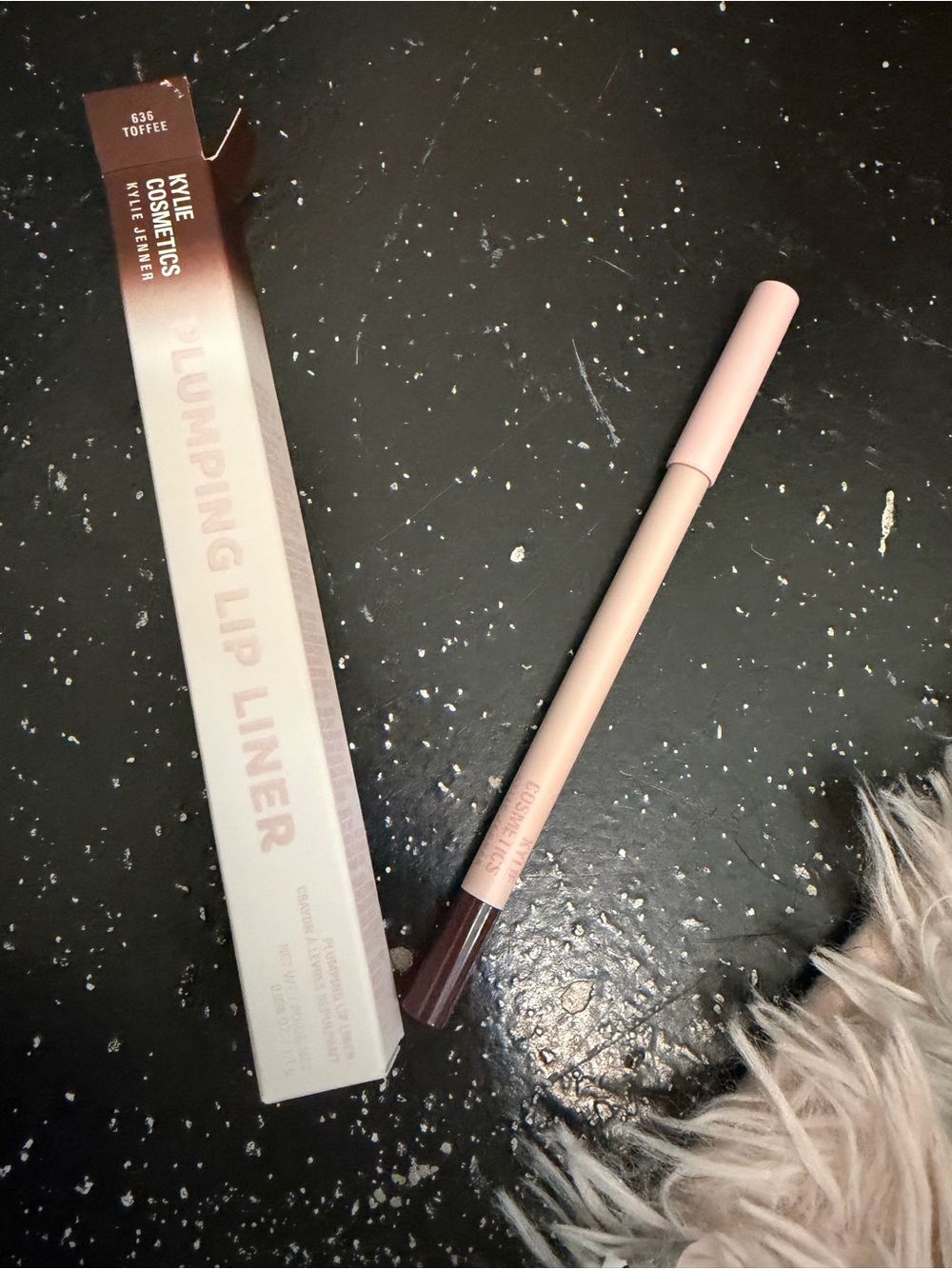 Kylie Cosmetics Plumping Lip Liner - Toffee Brown